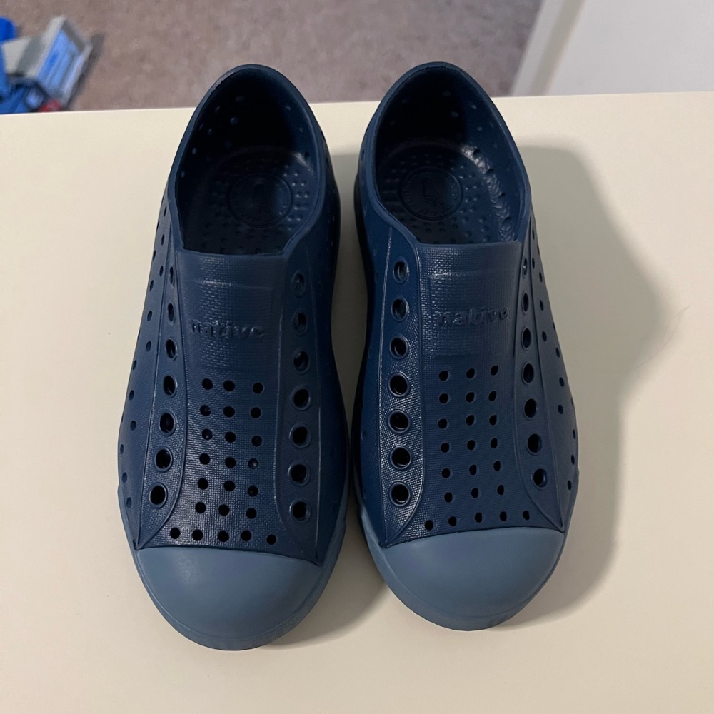 New Native Jefferson shoes size C11